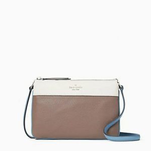 Jackson Triple Guesset Crossbody